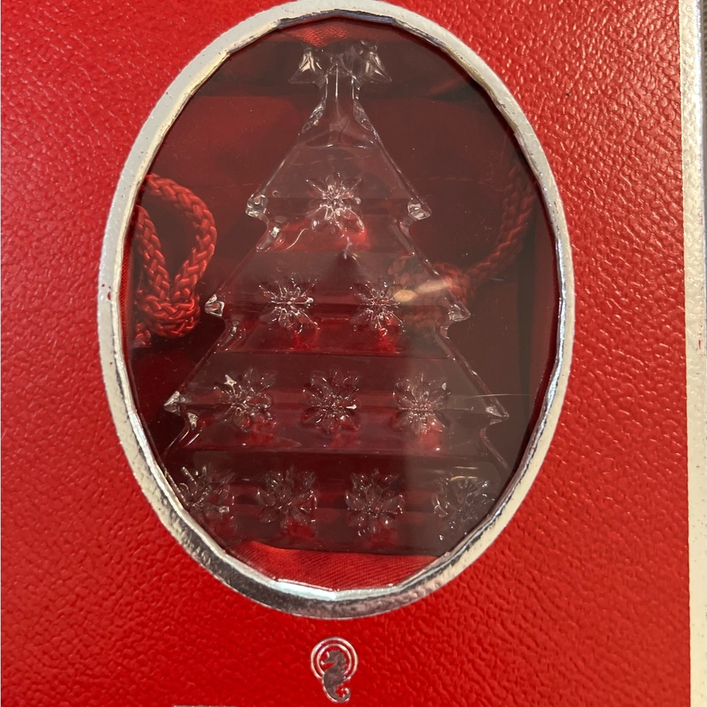 Waterford Crystal 2004 collectable Christmas ornament. Absolutely beauti…
